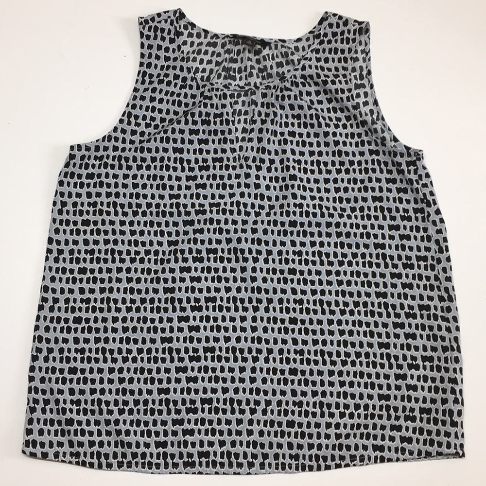 🐶 Ladies Banana Republic Top 🐶